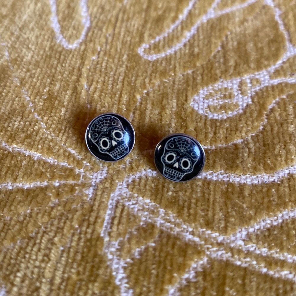 Sugar Skull Stud Earrings NWOT